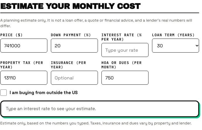 La calculadora de costo mensual en una página de listado: precio, enganche, tasa de interés, plazo, impuestos, seguro y cuotas, con una casilla de compra desde fuera de EE. UU.